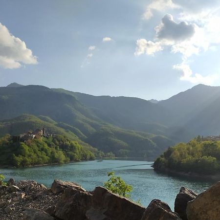 Casa Vacanze Al Colletto - Con Terrazza Panoramica In Centro Storico Vagli di Sotto Exterior foto