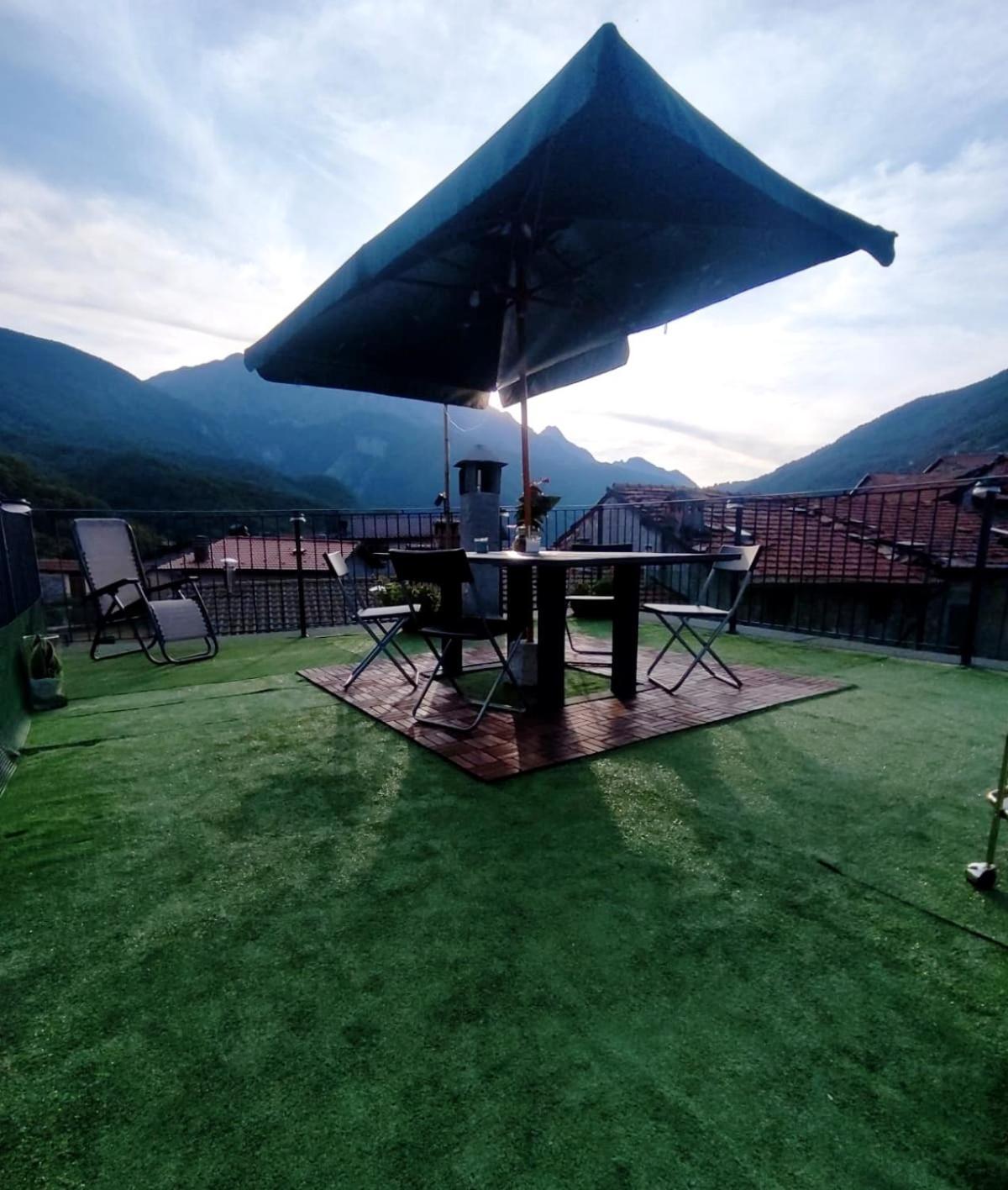 Casa Vacanze Al Colletto - Con Terrazza Panoramica In Centro Storico Vagli di Sotto Exterior foto